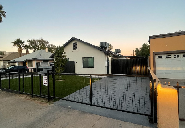 1009 N 9 ST