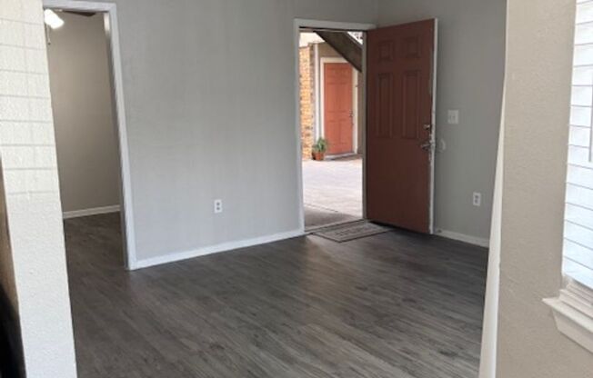 1 bed, 1 bath, 425 sqft, $949, Unit 106