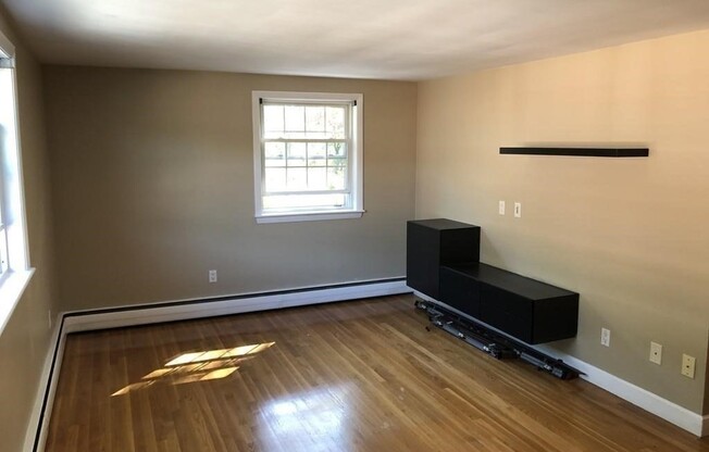 1 bed, 1 bath, 650 sqft, $2,100, Unit 3