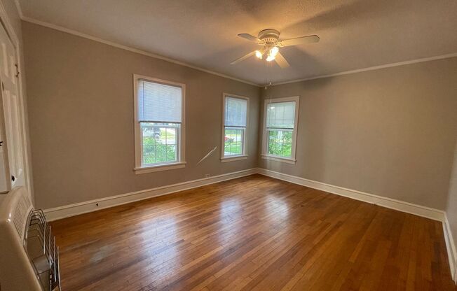 Charming Down Stairs Apartment In South Highland