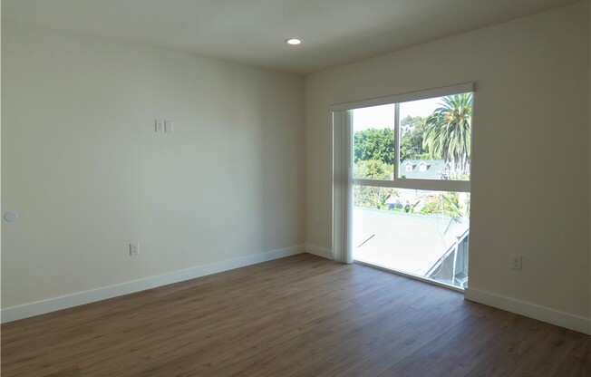 3 beds, 3.5 baths, 1,902 sqft, $4,125, Unit 1/2