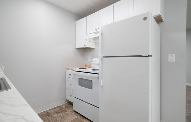 2 beds, 1 bath, 732 sqft, $1,595, Unit 26