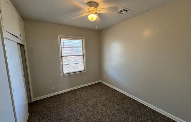 3 beds, 1 bath, $1,100