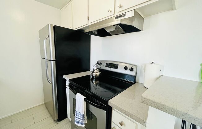 2 beds, 2 baths, $4,500, Unit 5