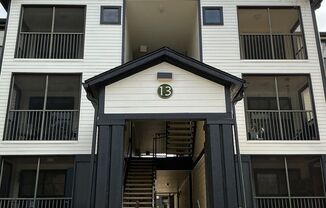 2 Bedroom/2 Bath in The Lodge! Close to Campus