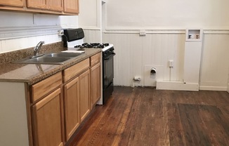 3 beds, 1 bath, $1,025