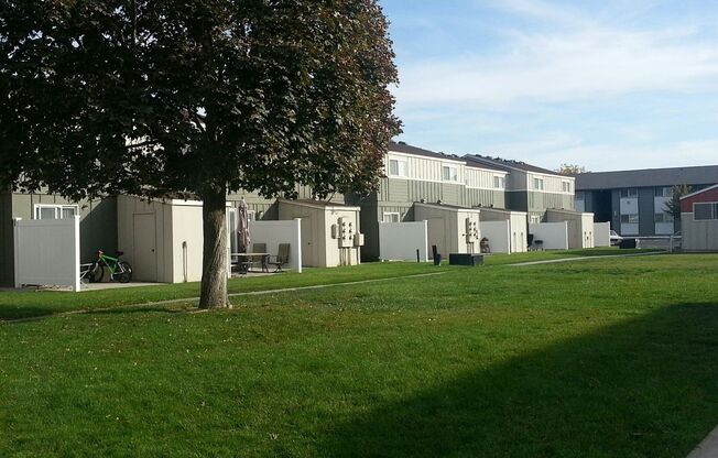 2 beds, 1.5 baths, 942 sqft, $1,325, Unit 4321B02