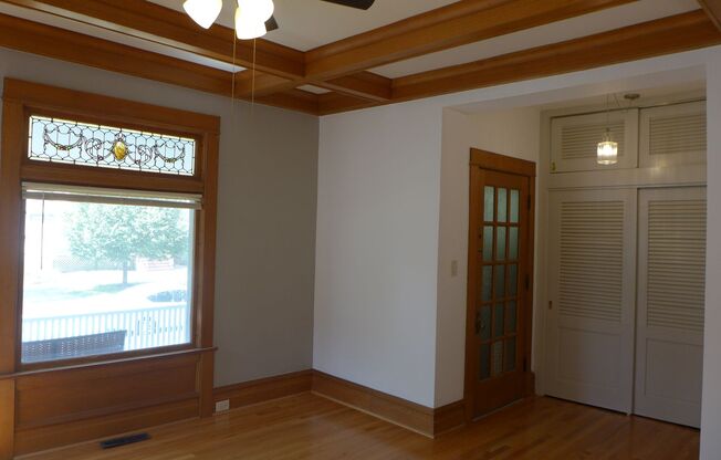 136 Elgin
