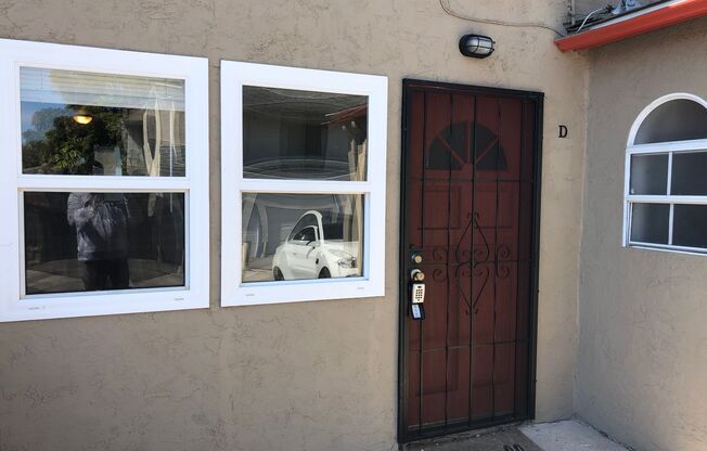 Beautiful Upgraded Studio apartment in the heart of Pacific Beach!