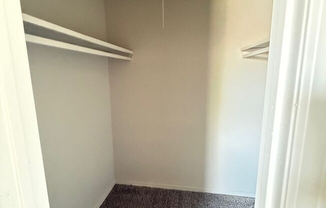 2 beds, 2 baths, 966 sqft, $990, Unit 1810