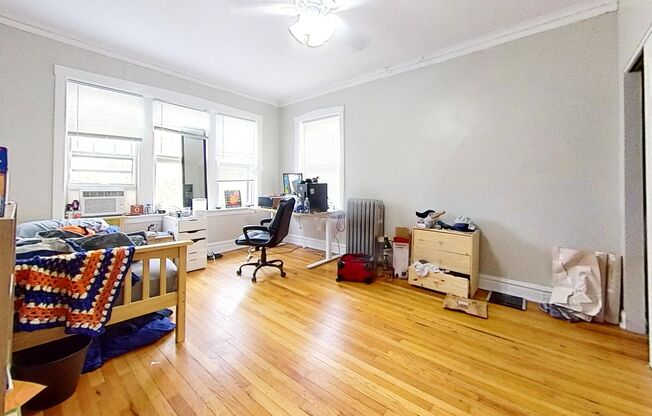 2 beds, 1 bath, 790 sqft, $2,800, Unit 1331 2A