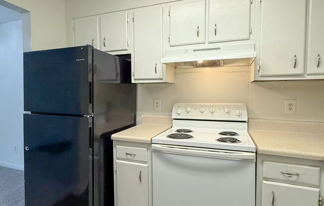 2 beds, 1 bath, 800 sqft, $1,095, Unit B6