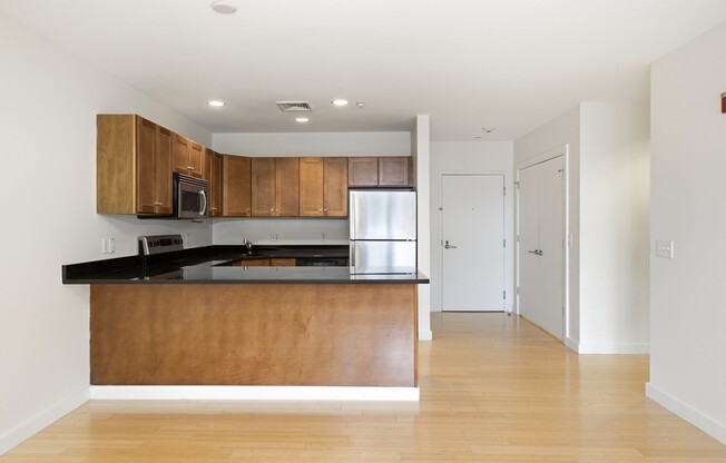 2 beds, 2 baths, 980 sqft, $3,100, Unit 307