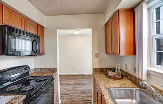 Golden Crest Kitchen Apartments near Midland, Texas