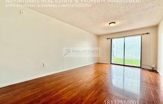 5024 TERRACE PALMS CIR