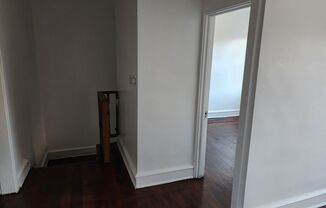 2 beds, 1 bath, $1,275