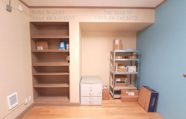 1 bed, 1 bath, 810 sqft, $1,300, Unit 103