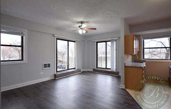 2 beds, 1 bath, 759 sqft, $2,400, Unit 201