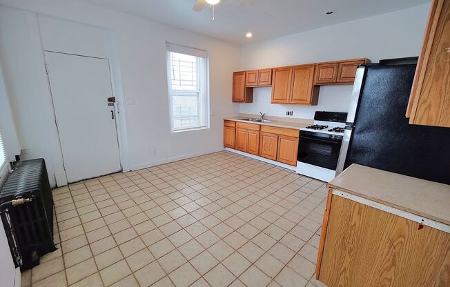 *Spacious 2BD/1BA Single-Family Home Available in Oakland*