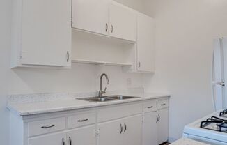 2 beds, 1 bath, $1,895, Unit M