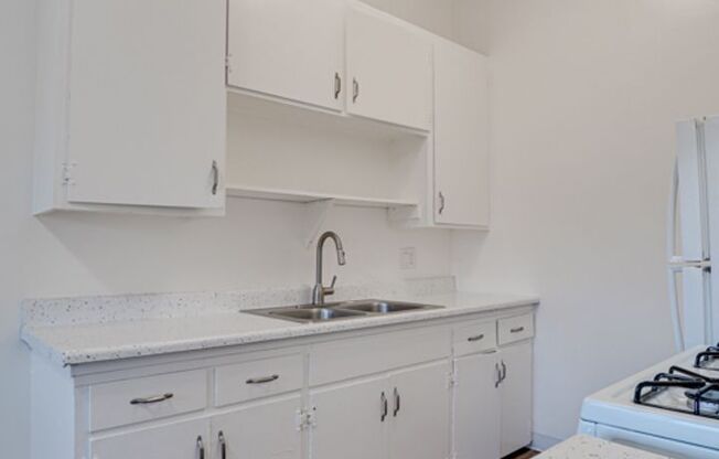 2 beds, 1 bath, $1,895, Unit M