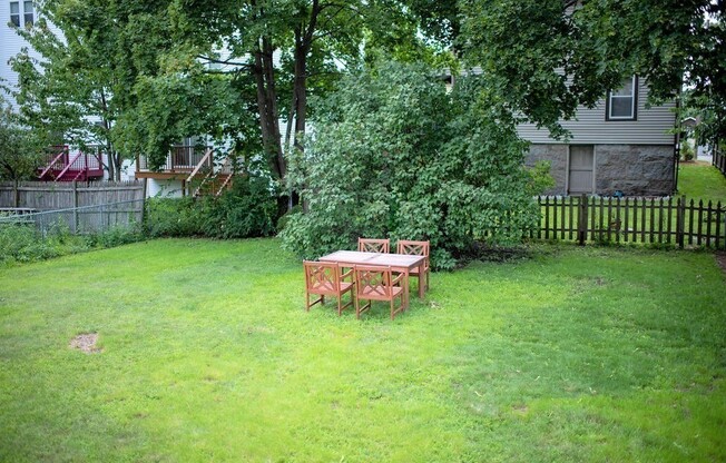 2 beds, 1 bath, 900 sqft, $2,600, Unit 2