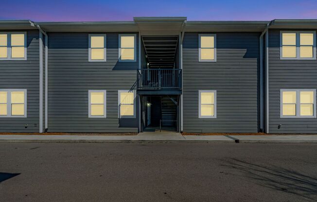 2 beds, 1.5 baths, 850 sqft, $1,249, Unit C5