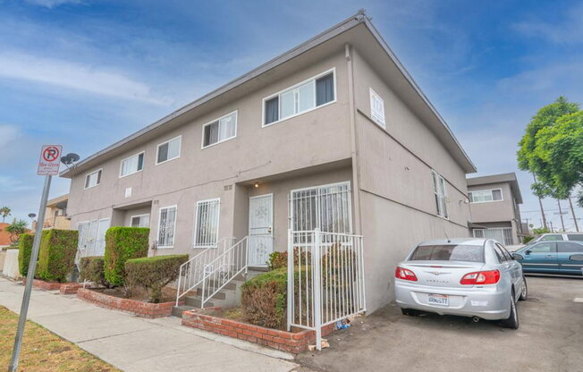3206 W 60 ST