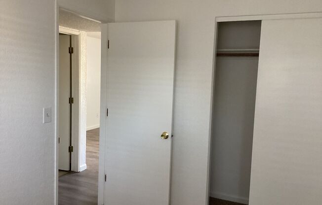 2 beds, 1 bath, 881 sqft, $1,400, Unit 2350