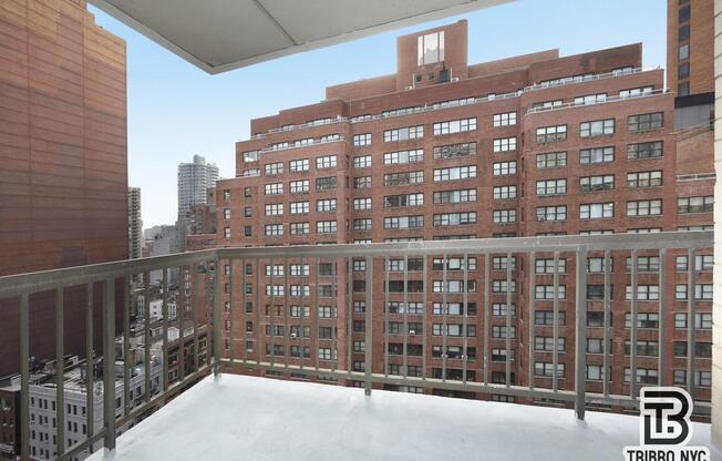 3 beds, 2.5 baths, $8,850, Unit 19