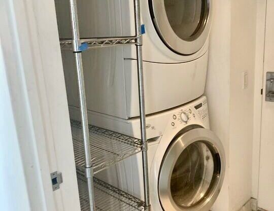 2 beds, 3 baths, 2,085 sqft, $7,250, Unit 1207