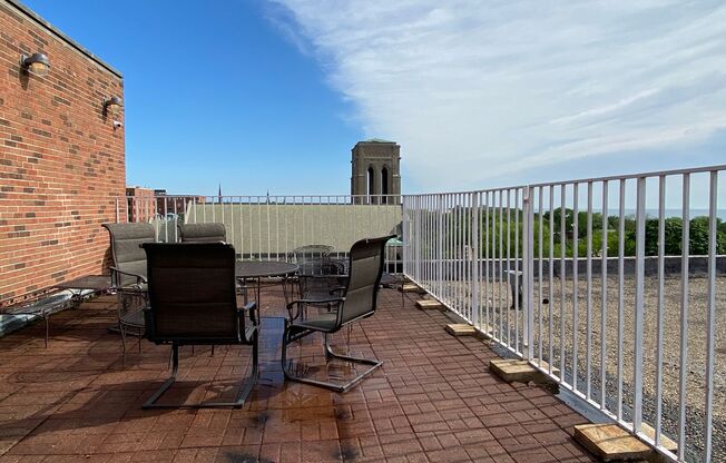 3 beds, 2 baths, $3,260, Unit 1616 - 5D