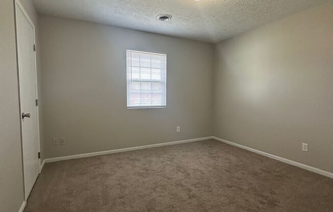 2 beds, 1 bath, 800 sqft, $925, Unit 773