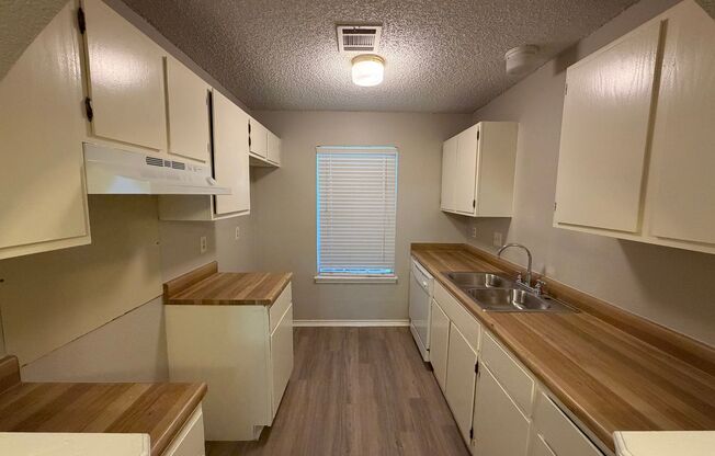 SINGLE STORY 3 BEDROOM HOME IN NORTHWEST CROSSING - NORTHSIDE ISD - LACKLAND AFB - UTSA - ALAMO RANCH - SHOPPING