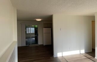 2 beds, 1 bath, 750 sqft, $1,275, Unit I