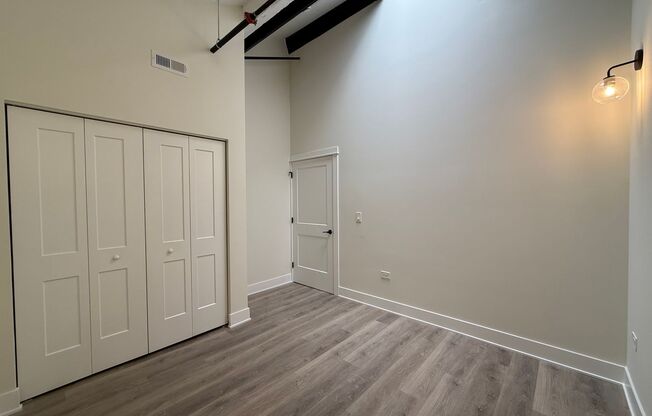 2 beds, 2 baths, 1,000 sqft, $3,985, Unit 211