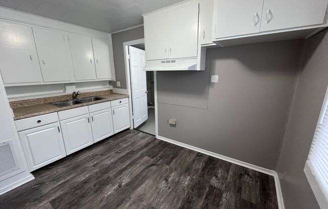 2714 Manford St- Cute Two Bedroom Home!