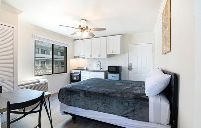 Studio, 1 bath, 126 sqft, $1,695, Unit 230