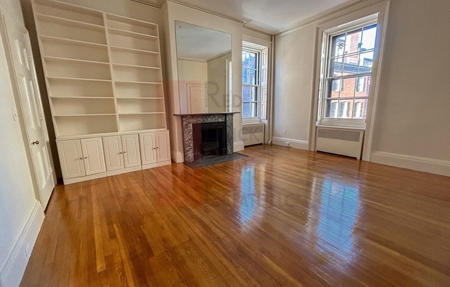 18 MT VERNON ST