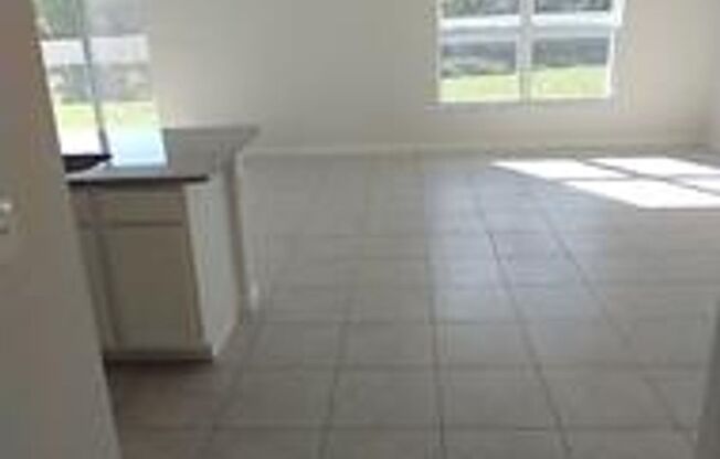 4 Bedroom 2 Bathroom, Community pool