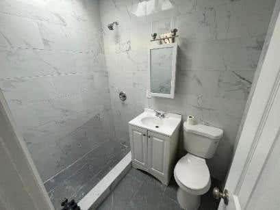 21813 JAMAICA AVE