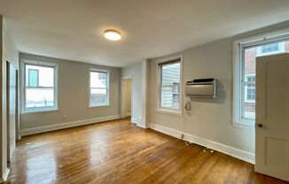 Studio, 1 bath, 475 sqft, $1,250, Unit 2R