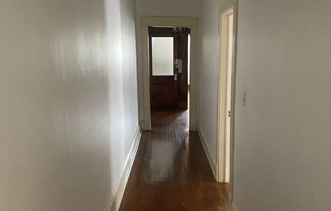 2 beds, 1 bath, 700 sqft, $1,200, Unit MN03