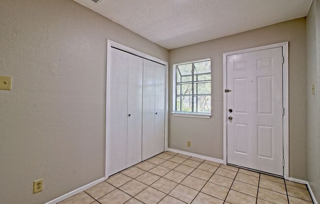 2 beds, 1 bath, $1,250