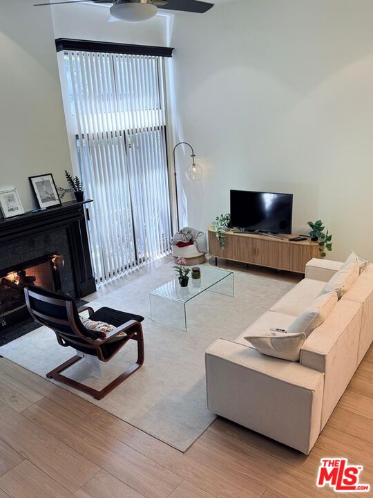 1925 S BEVERLY GLN BLVD