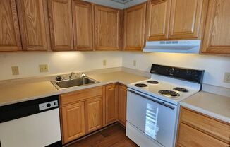 2 beds, 1 bath, $769, Unit Unit #12