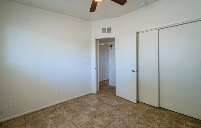 2 beds, 1 bath, 850 sqft, $1,095, Unit 5632 S. Montezuma St.  # 01