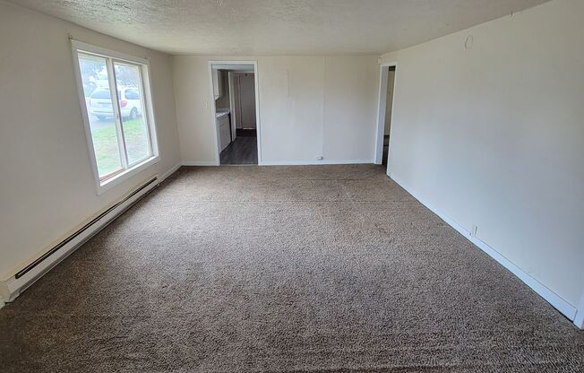 3 beds, 1 bath, $1,550