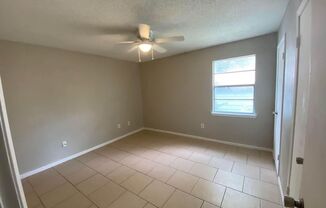 2 beds, 1 bath, 850 sqft, $1,000, Unit B