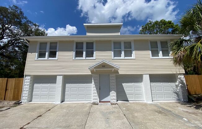 18th Ave S Triplex